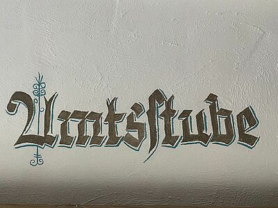Die alte Schrift in der Filiale der Westerwaldban in Weyerbusch wurde zu neuem Leben erweckt