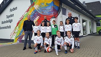 Firma Weller unterstützt die Fußballjugend des SSV Weyerbusch