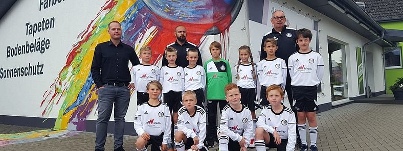 Firma Weller unterstützt die Fußballjugend des SSV Weyerbusch